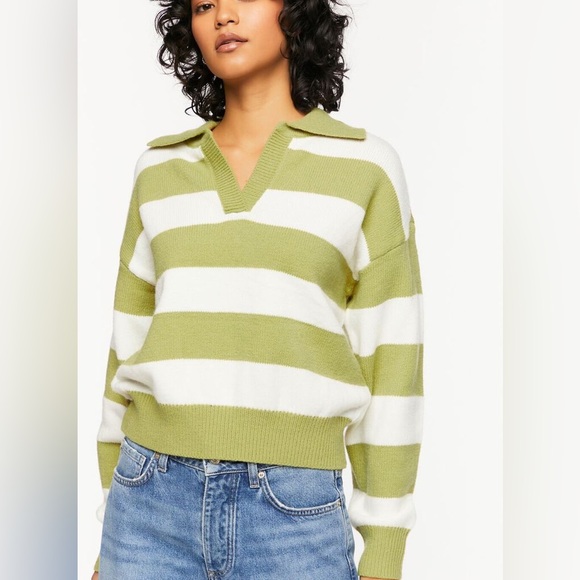 Striped Collared pullover Sweater - Picture 2 of 3